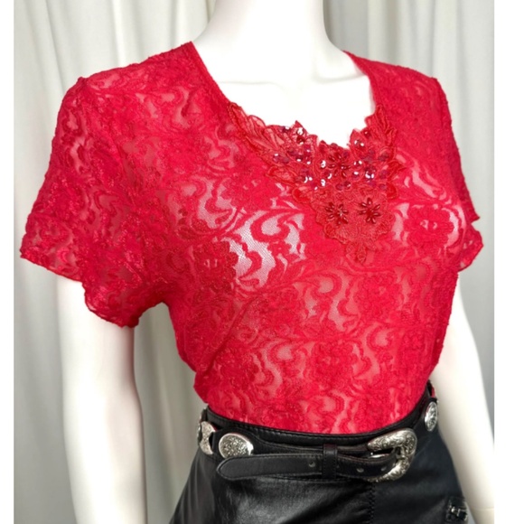 Vintage 2000’s Floral Sheer Lace Scoop V-Neck Short Sleeved Tee Shirt in Red - M - Picture 1 of 9